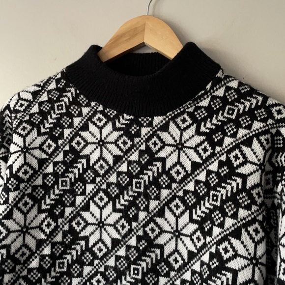 Village Green Vintage Fair Isle Nordic Snowflake Sweater - Picture 3 of 11